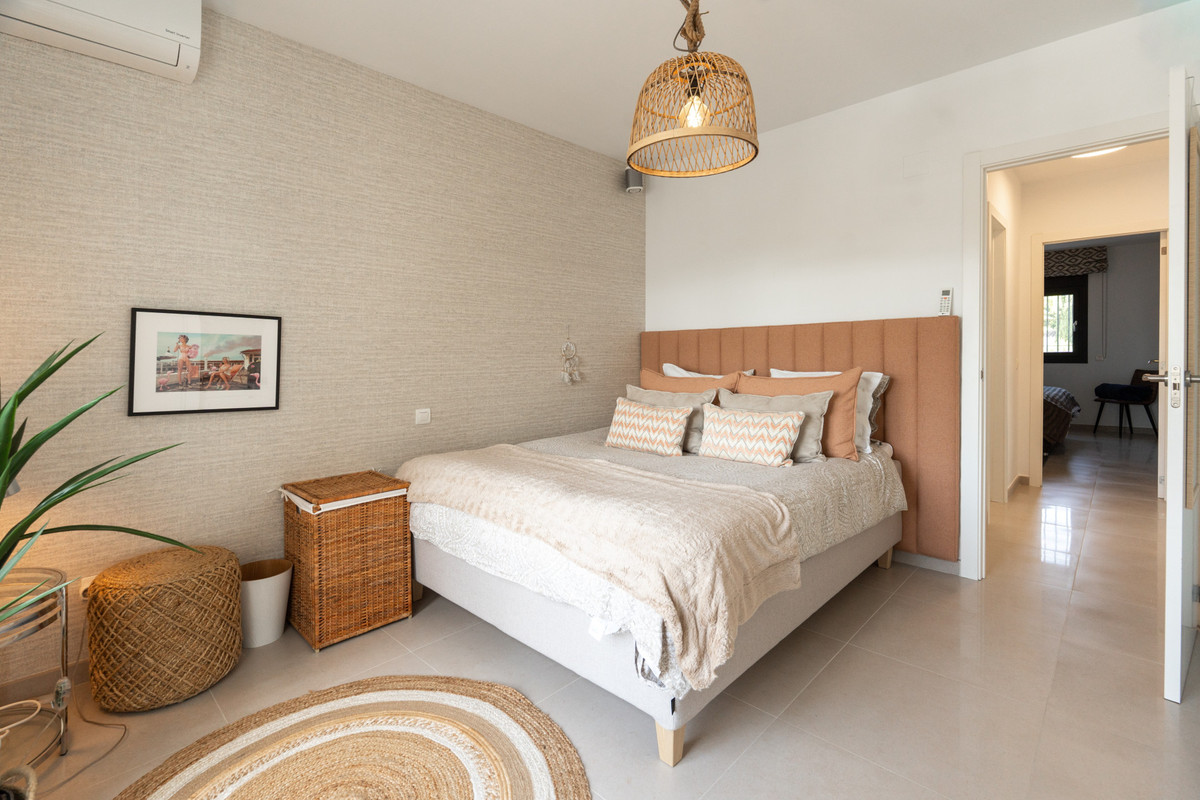 5 Dormitorios Villa en Venta en Nueva Andalucía — view 19