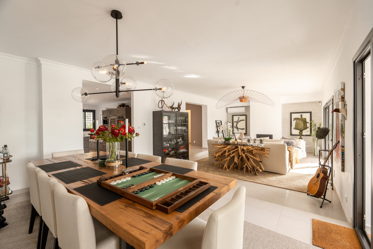5 Dormitorios Villa en Venta en Nueva Andalucía — view 9