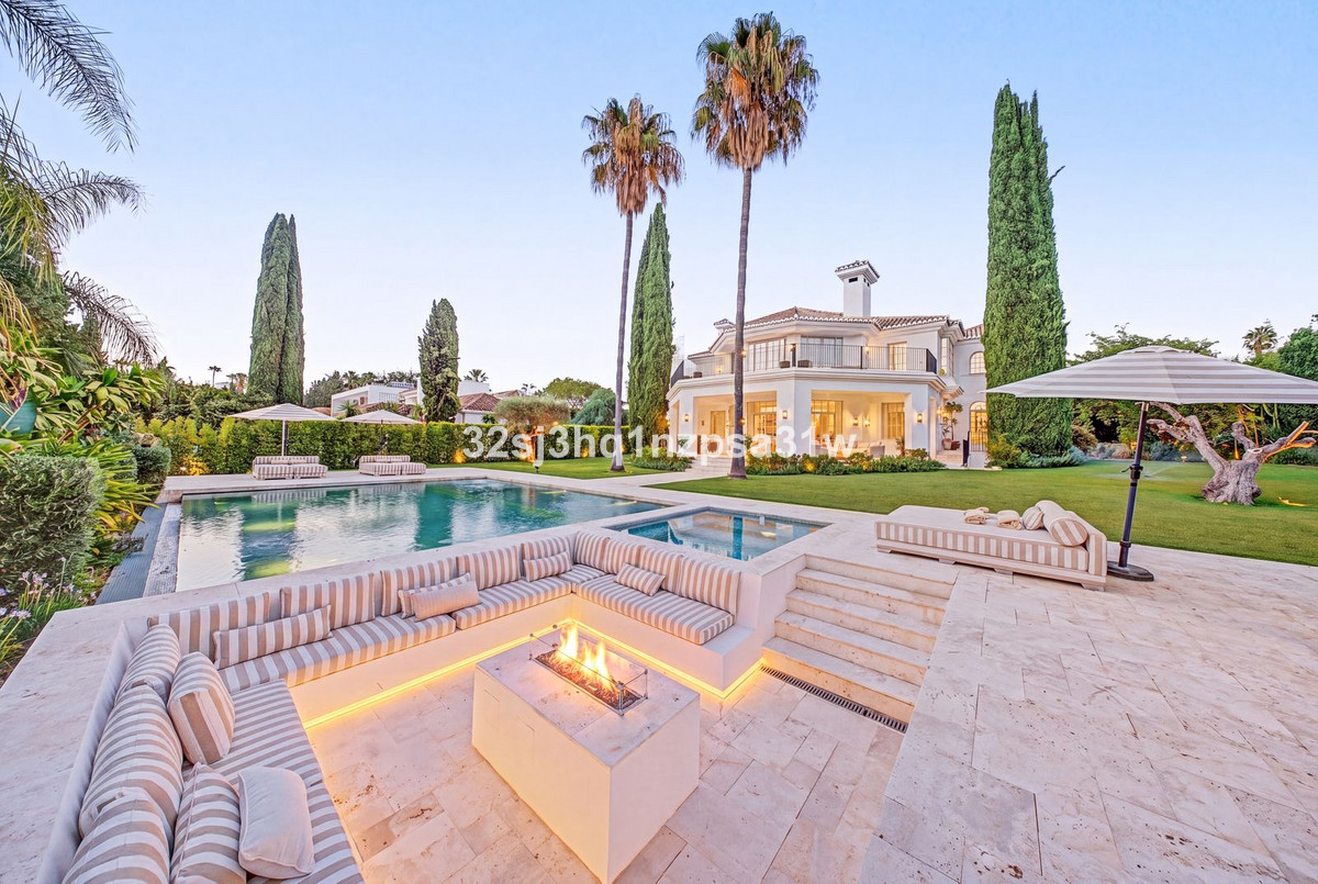 5 Bedroom Villa for Sale in Nueva Andalucía