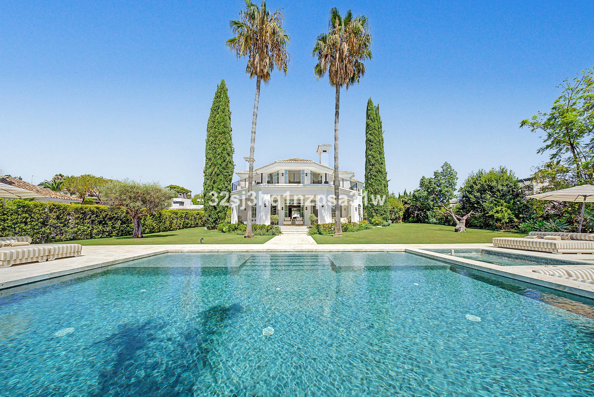 5 Chambres Villa à Vendre à Nueva Andalucía — view 2