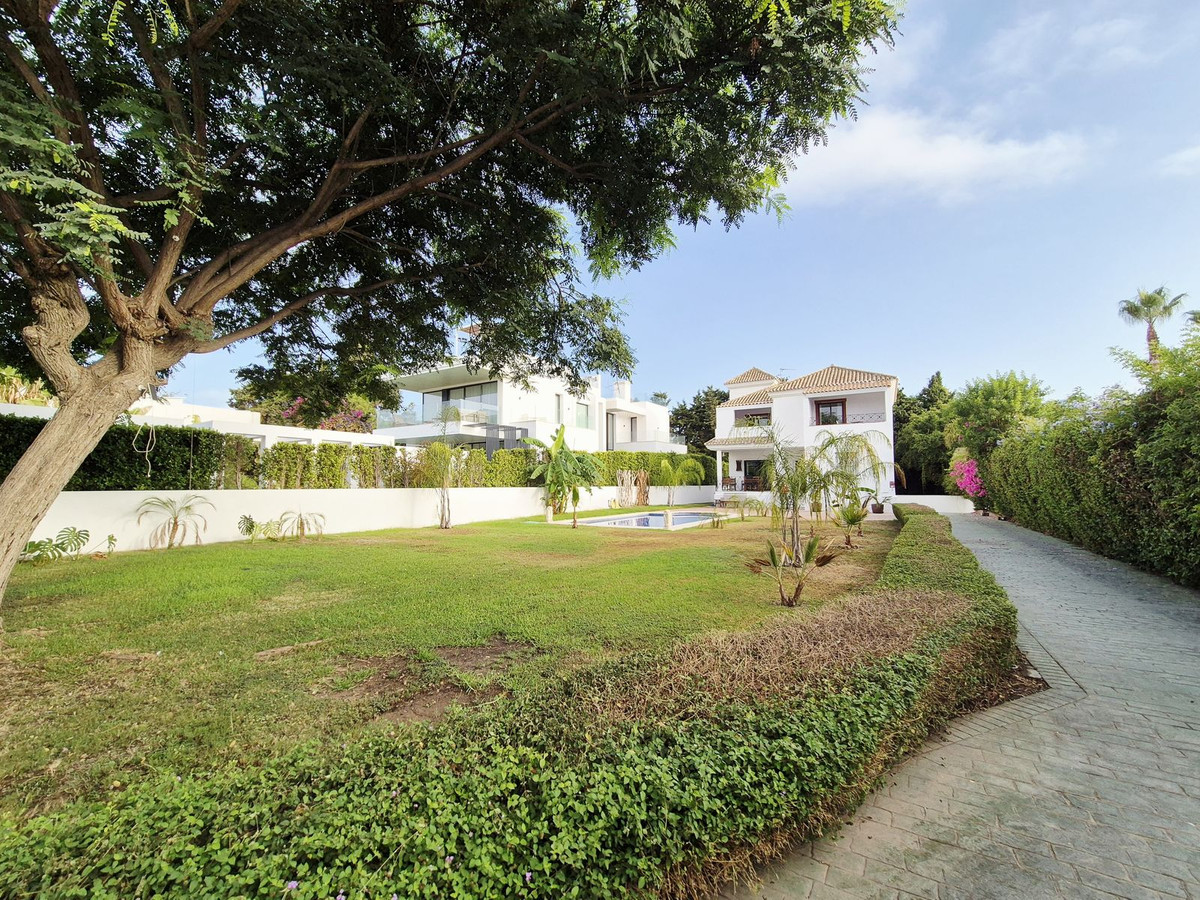 4 Dormitorios Villa en Venta en Guadalmina Baja — view 2