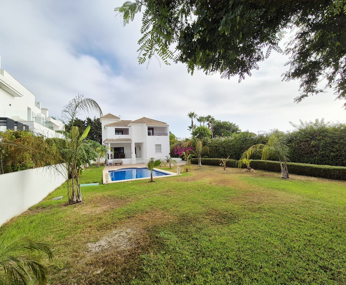 4 Dormitorios Villa en Venta en Guadalmina Baja — view 3