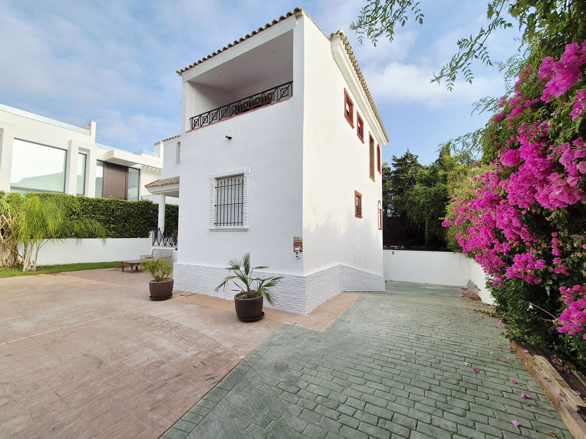 4 Dormitorios Villa en Venta en Guadalmina Baja — view 4