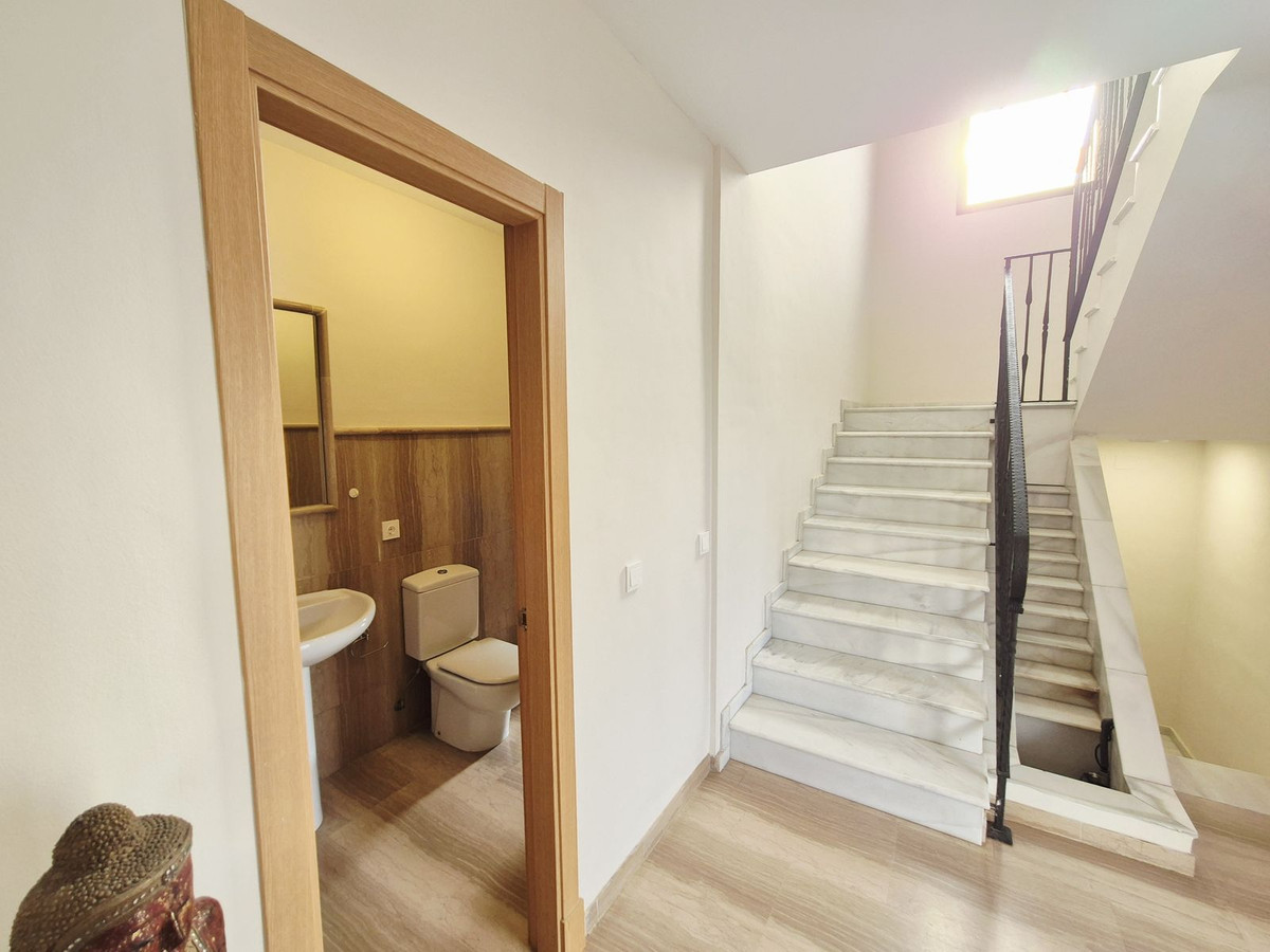 4 Dormitorios Villa en Venta en Guadalmina Baja — view 9