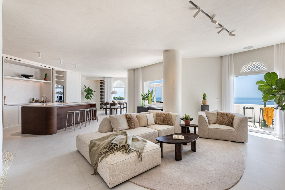 3 Bedroom Apartment for Sale in The Golden Mile — view 11