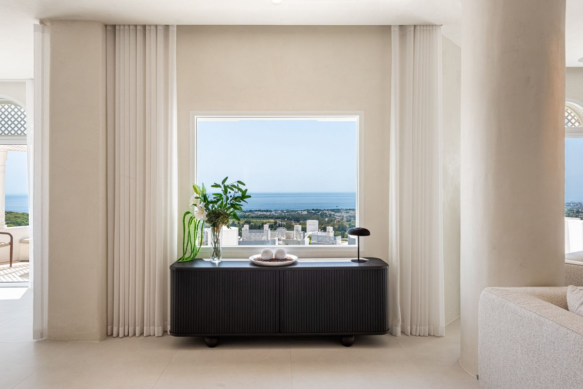 3 Bedroom Apartment for Sale in The Golden Mile — view 13