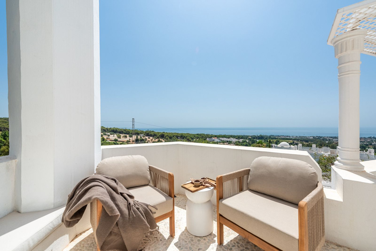 3 Bedroom Apartment for Sale in The Golden Mile — view 20