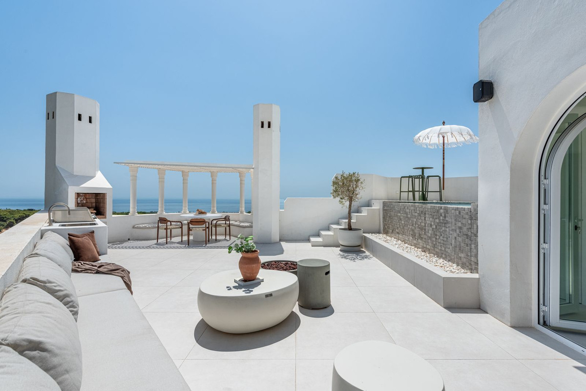 3 Bedroom Apartment for Sale in The Golden Mile — view 10
