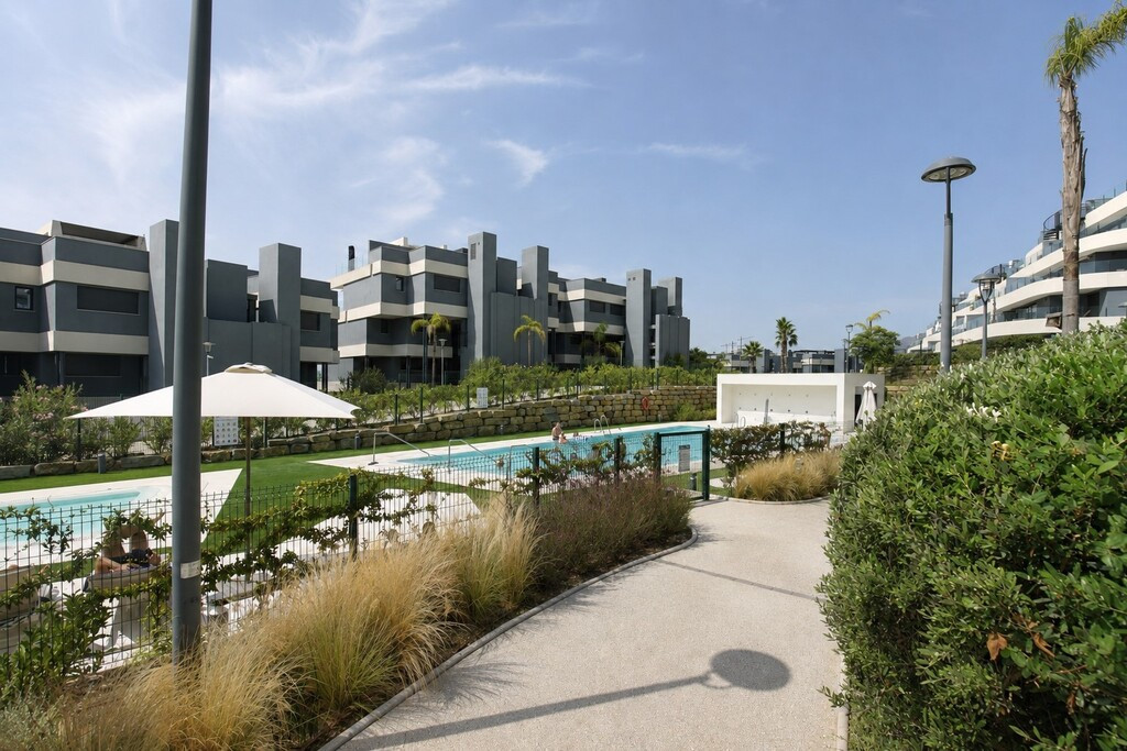 3 Bedroom Apartment for Sale in Estepona — view 16