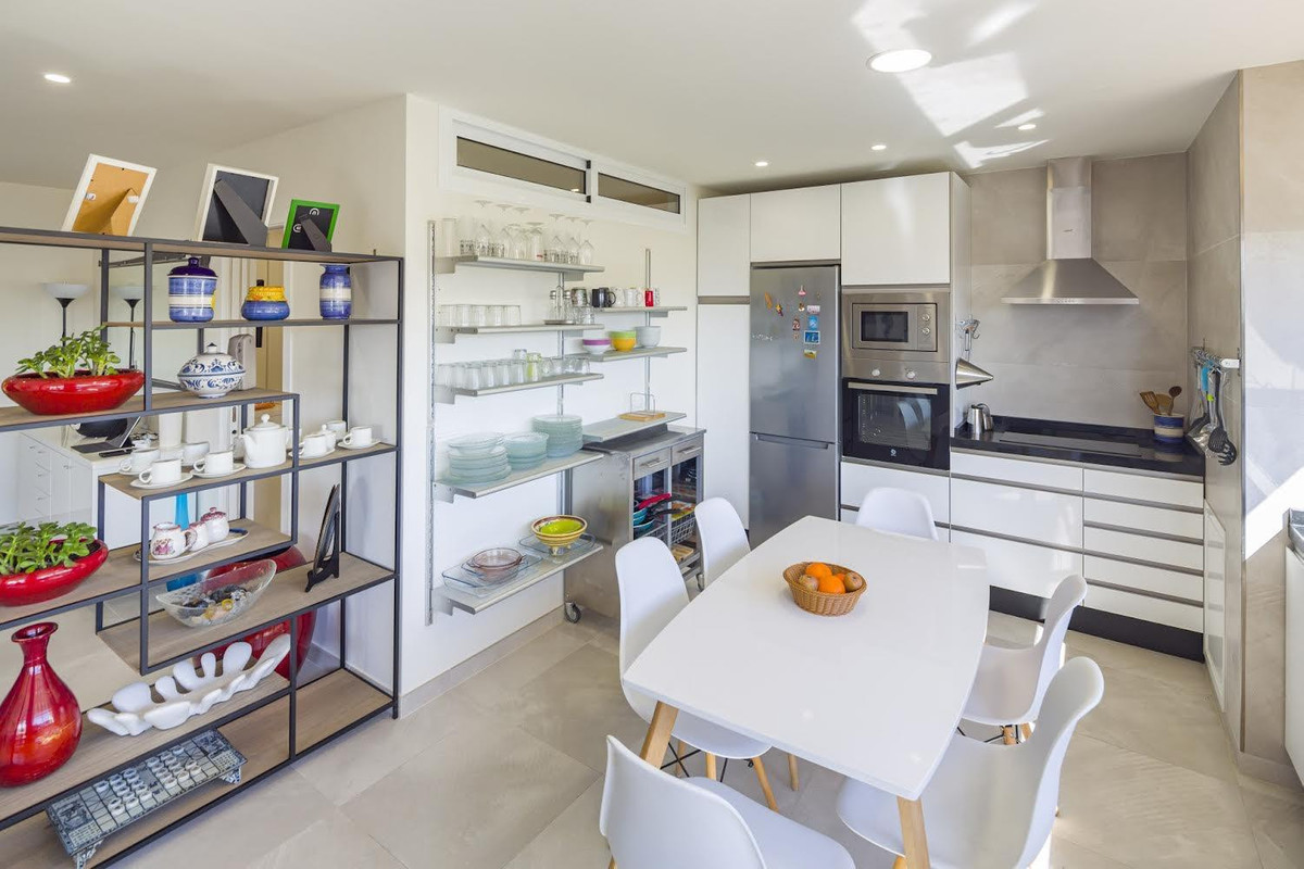 2 Bedroom Apartment for Sale in Nueva Andalucía — view 5