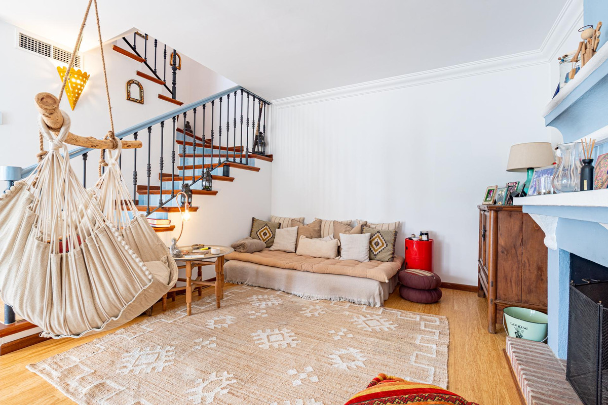 2 Bedroom Villa for Sale in Benahavís — 8