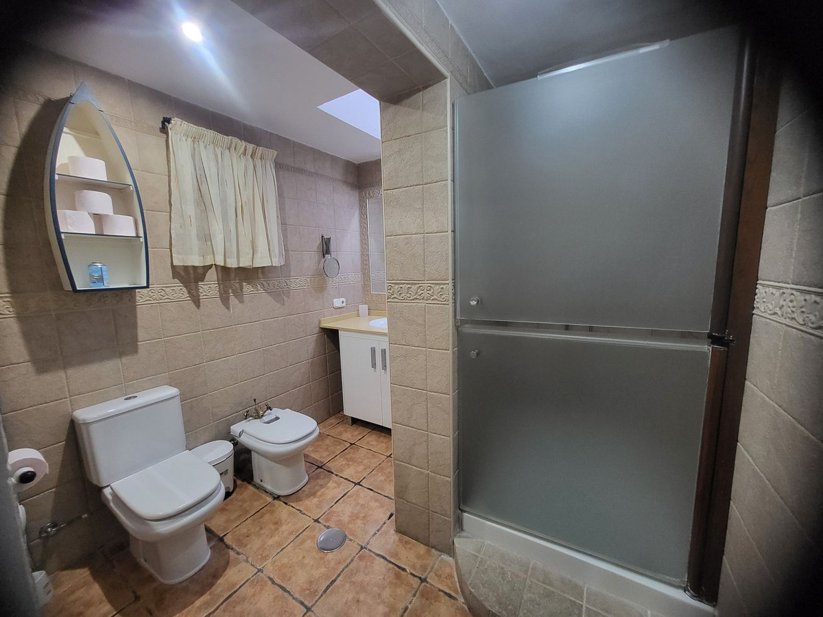 3 Bedroom Villa for Sale in Nueva Andalucía — view 11