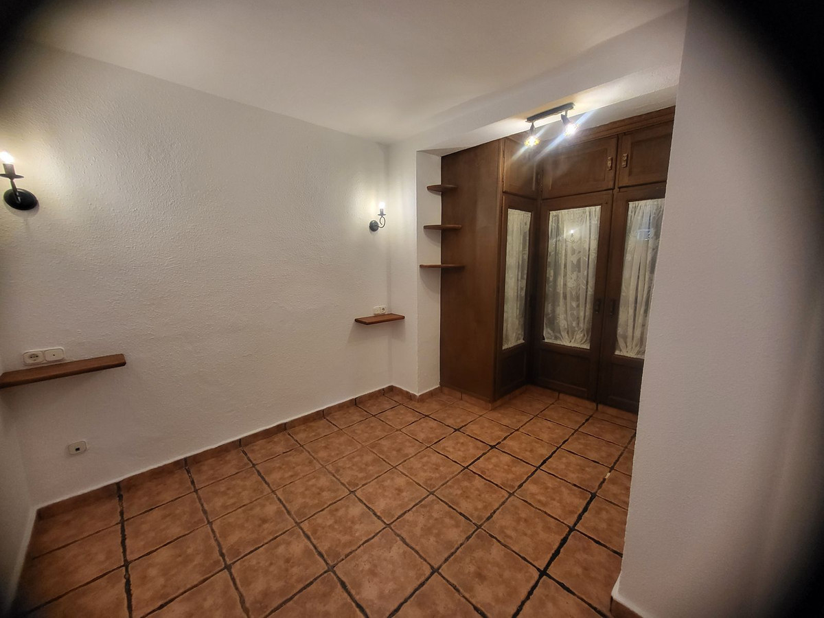 3 Bedroom Villa for Sale in Nueva Andalucía — view 10