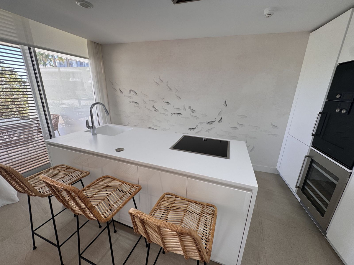 2 Bedroom Apartment for Sale in Estepona — view 13