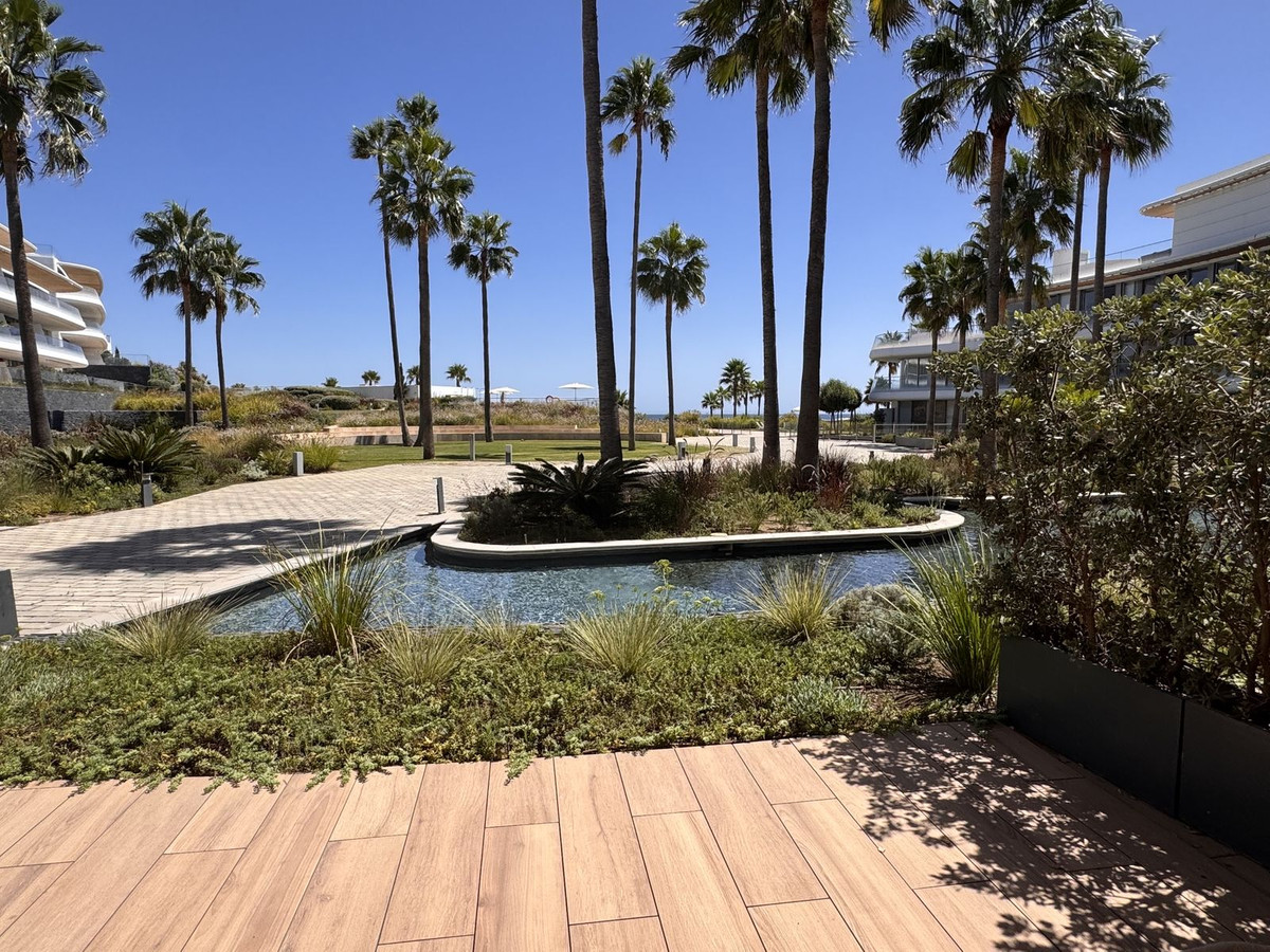 2 Bedroom Apartment for Sale in Estepona — view 5