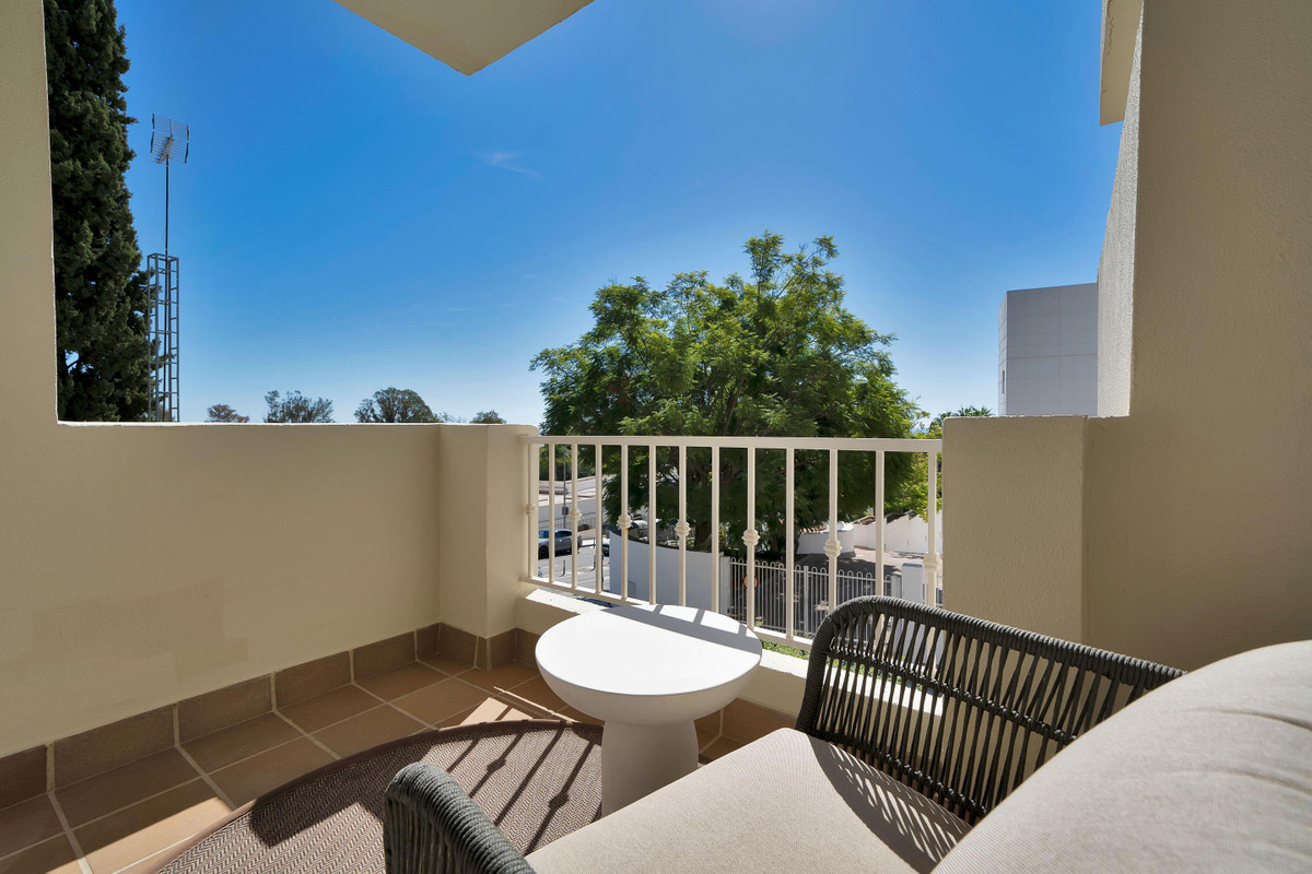 2 Bedroom Apartment for Sale in Marbella — view 17