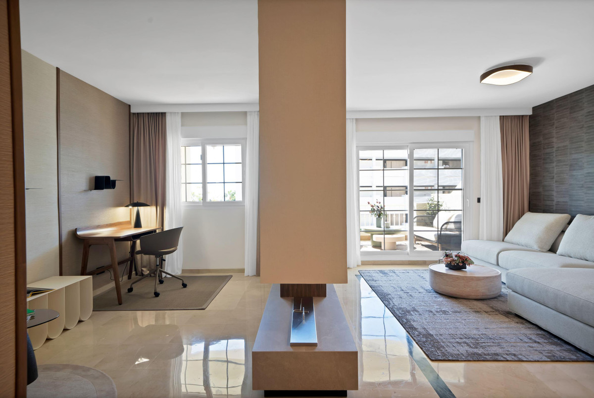 2 Bedroom Apartment for Sale in Marbella — view 3
