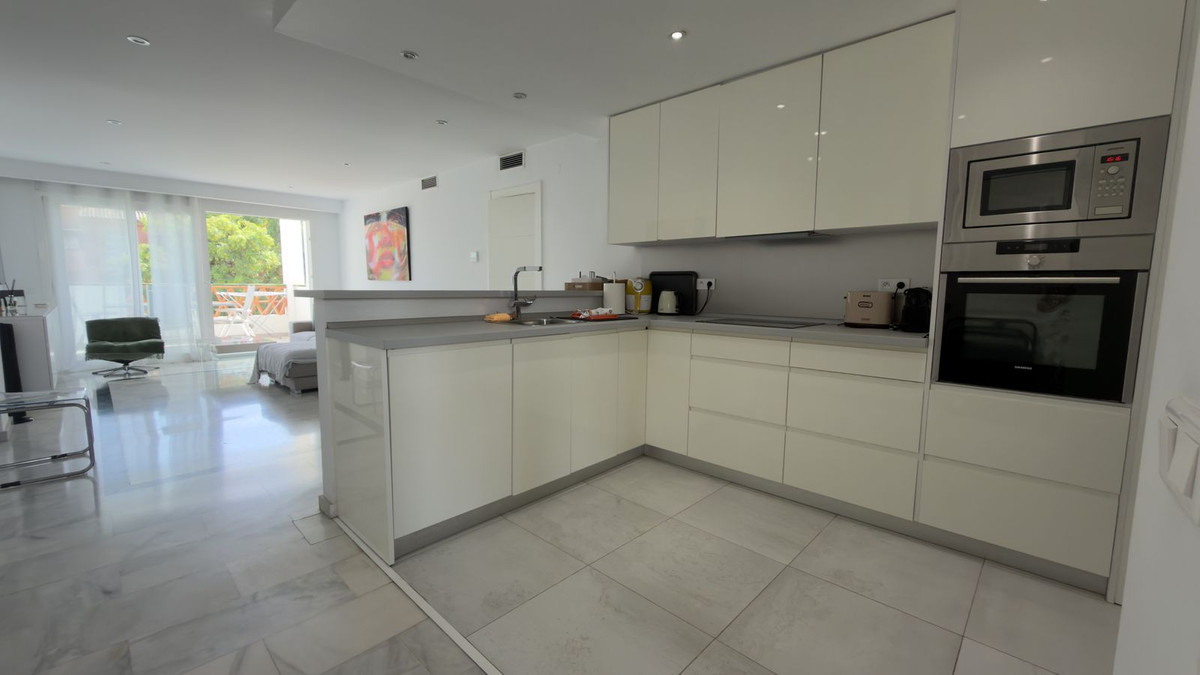2 Bedroom Apartment for Sale in Puerto Banús