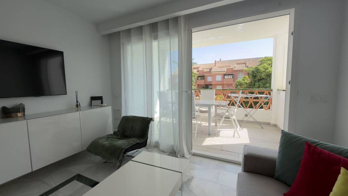 2 Bedroom Apartment for Sale in Puerto Banús — 4