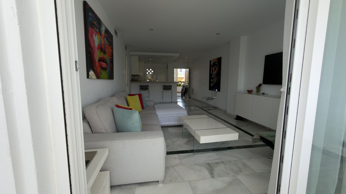 2 Bedroom Apartment for Sale in Puerto Banús — 5