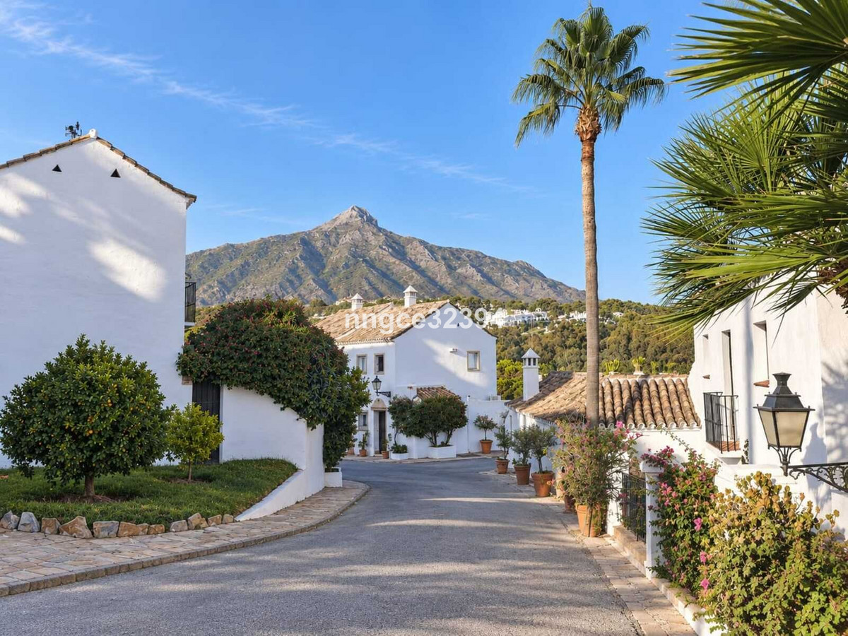 2 Bedroom Villa for Sale in Nueva Andalucía