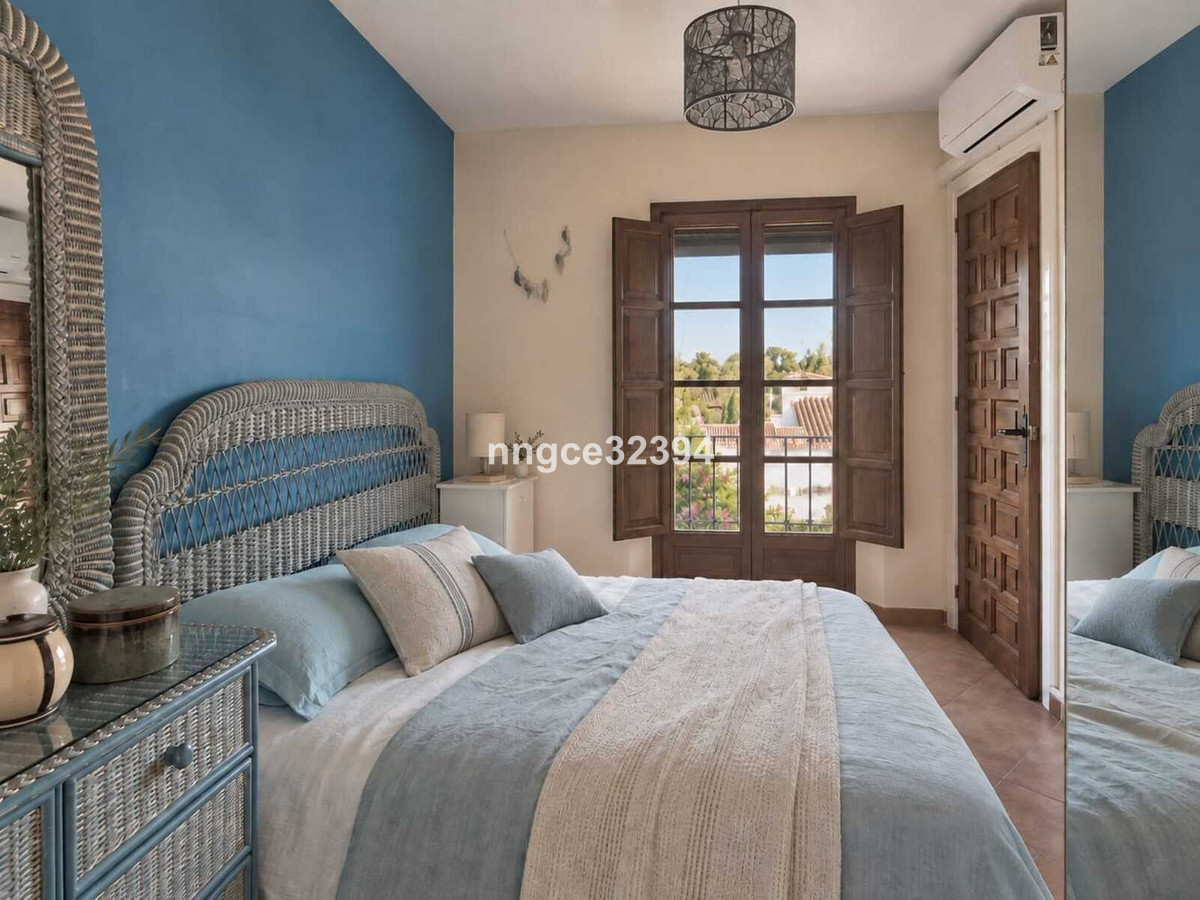 2 Bedroom Villa for Sale in Nueva Andalucía — view 11