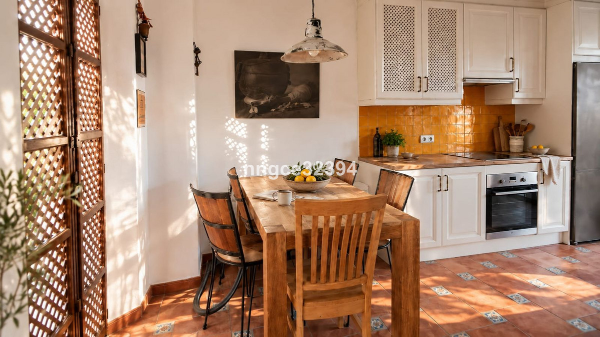 2 Bedroom Villa for Sale in Nueva Andalucía — view 5