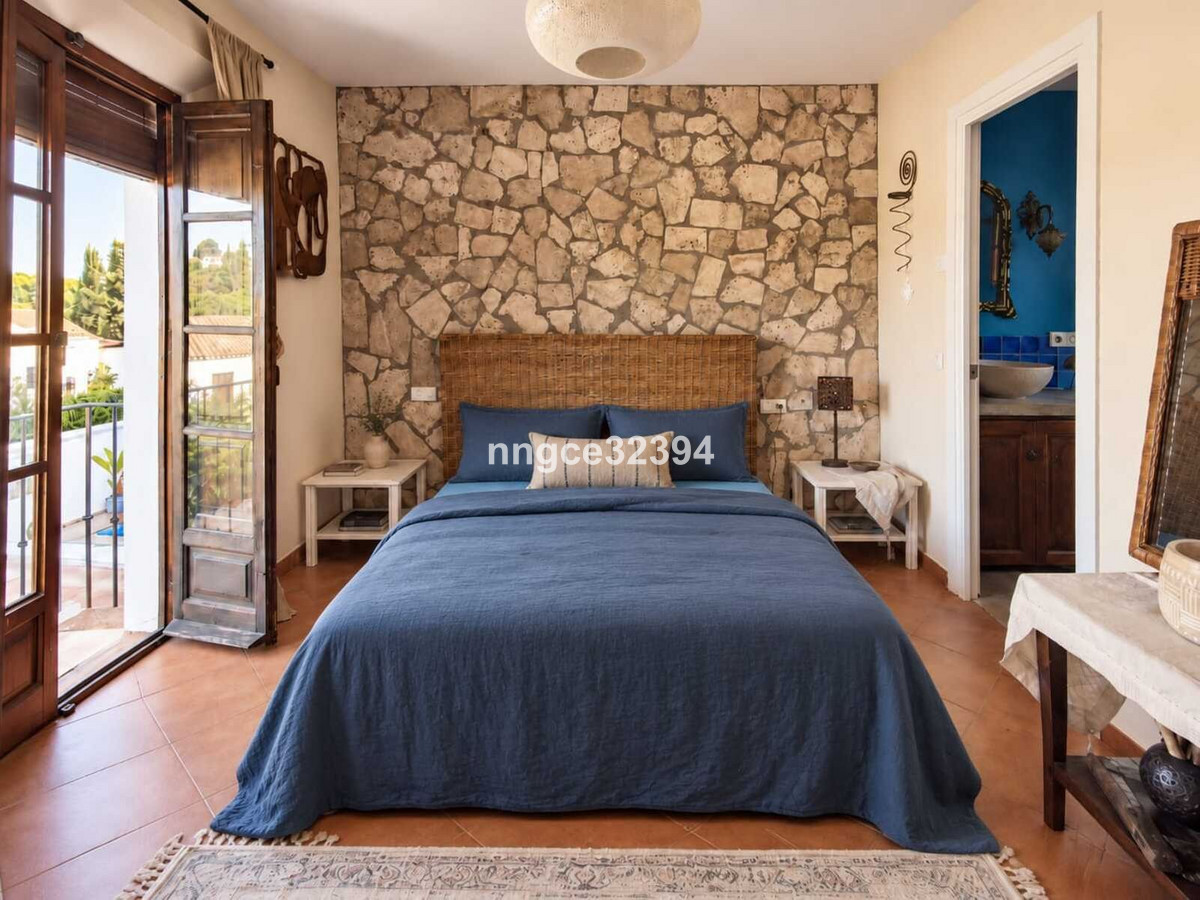 2 Bedroom Villa for Sale in Nueva Andalucía — view 8