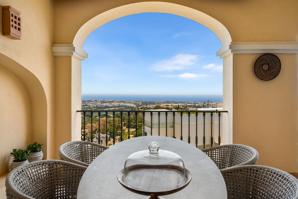 2 Bedroom Apartment for Sale in La Quinta — view 4