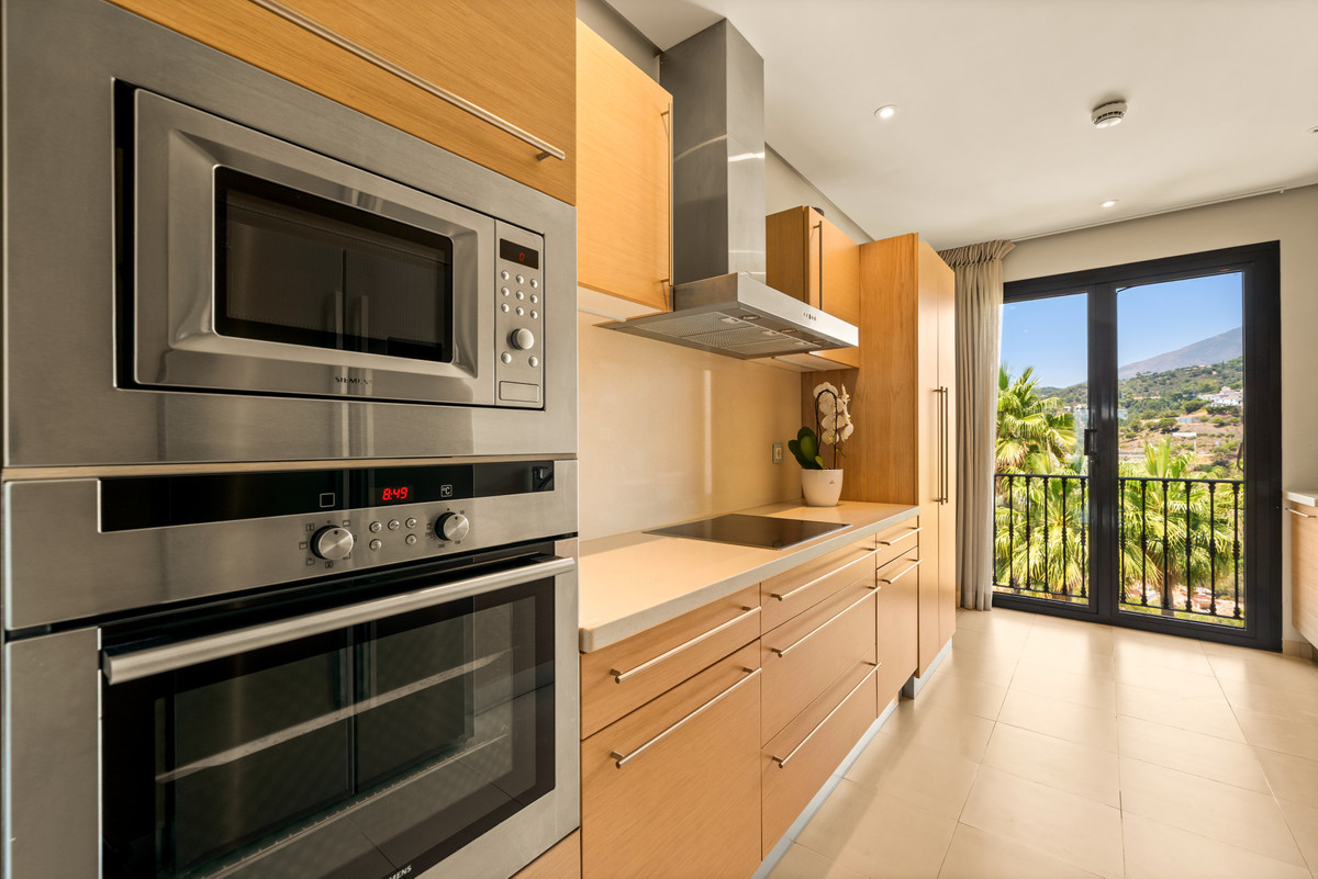 2 Bedroom Apartment for Sale in La Quinta — view 8
