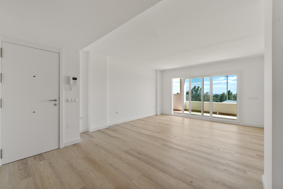 3 Bedroom Apartment for Sale in Nueva Andalucía — view 3