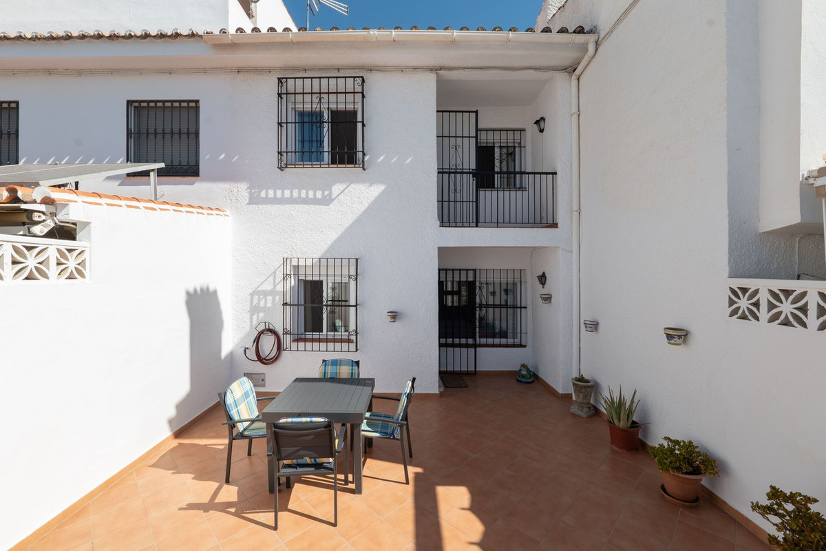 4 Bedroom Villa for Sale in Nueva Andalucía