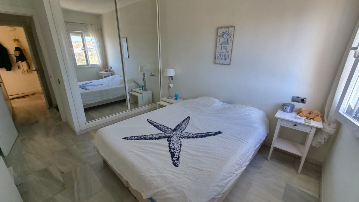 2 Bedroom Apartment for Sale in Estepona — view 11
