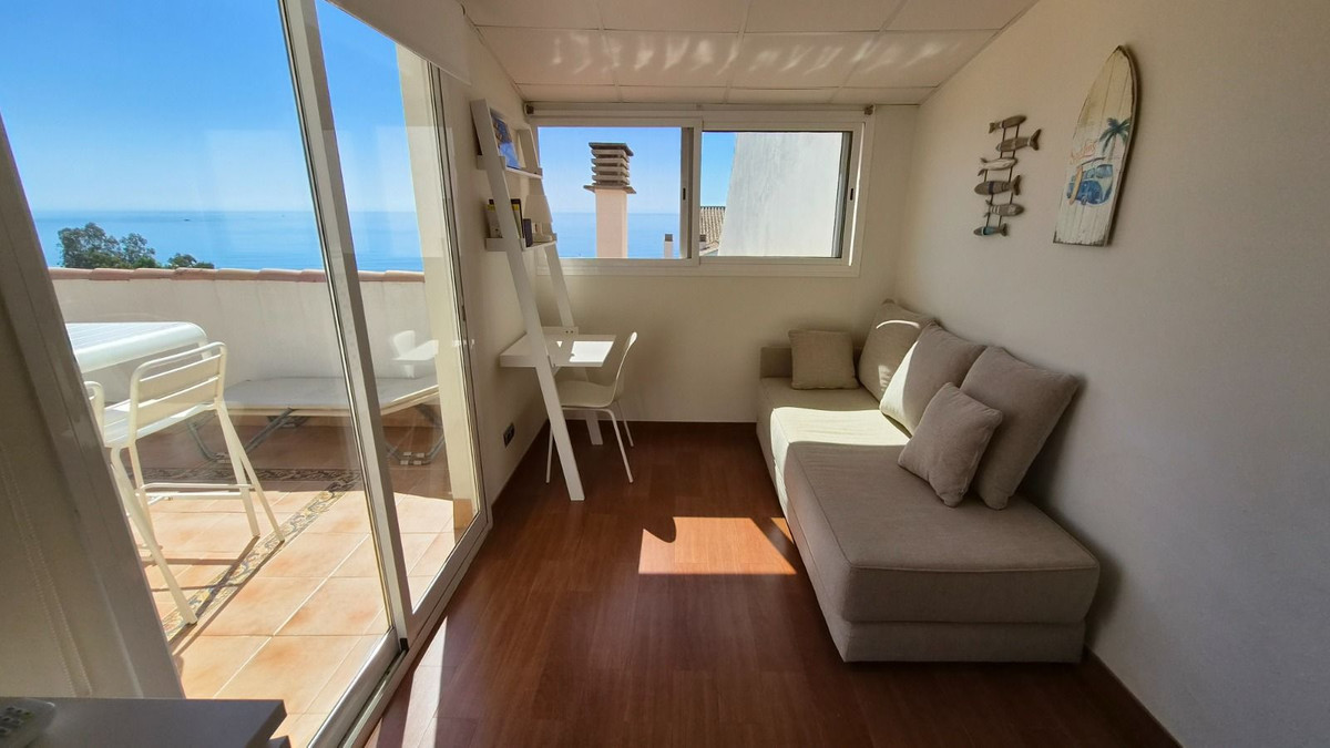 2 Bedroom Apartment for Sale in Estepona — view 12