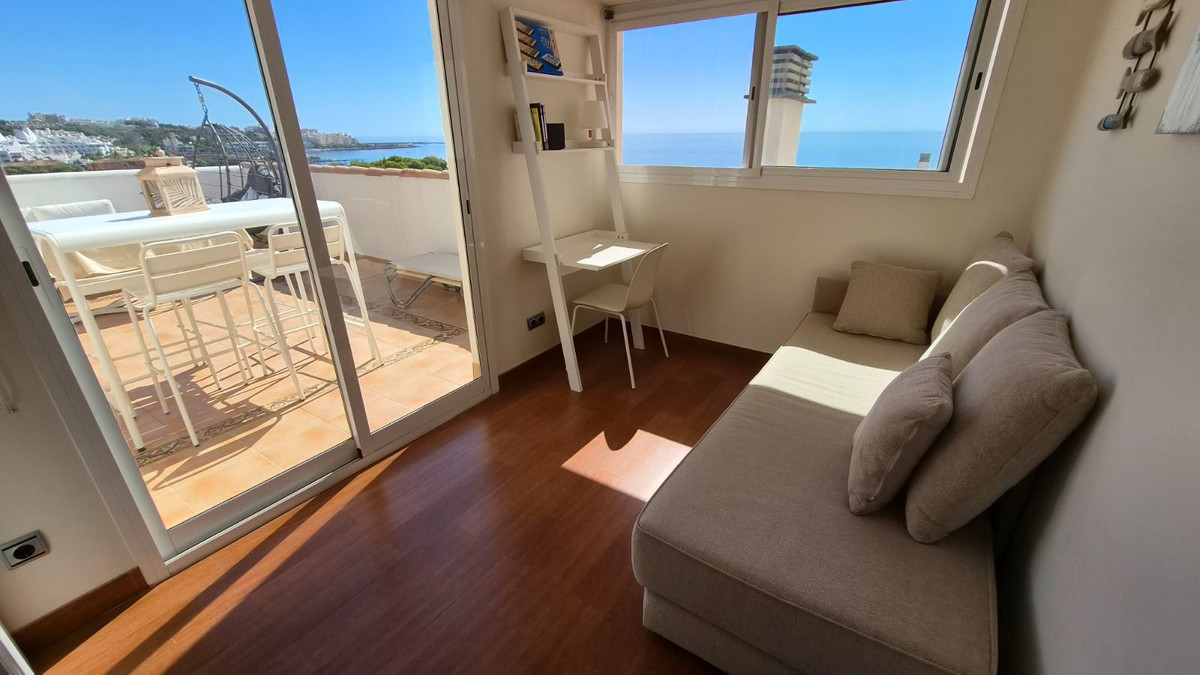2 Bedroom Apartment for Sale in Estepona — view 15