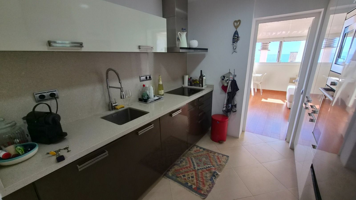 2 Bedroom Apartment for Sale in Estepona — view 18