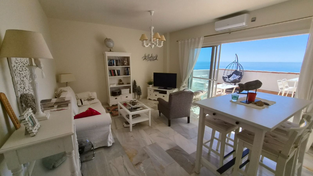 2 Bedroom Apartment for Sale in Estepona — view 9
