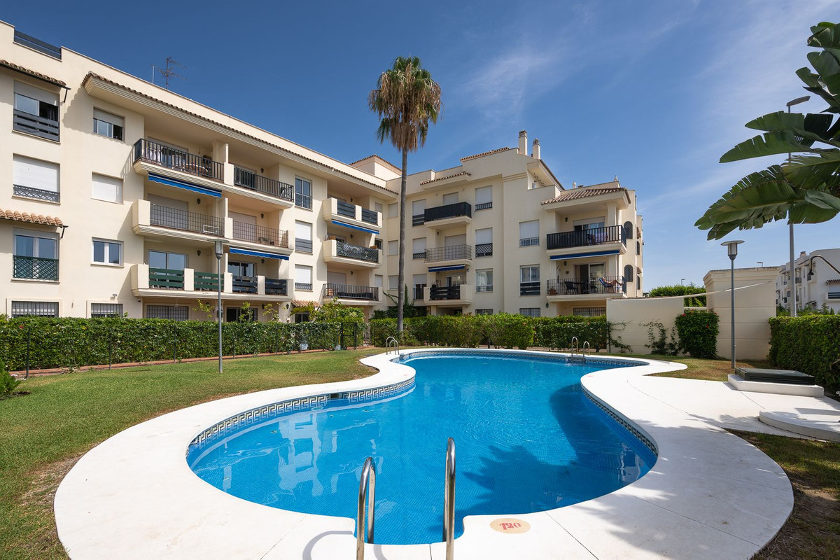 2 Bedroom Apartment for Sale in Nueva Andalucía — view 2