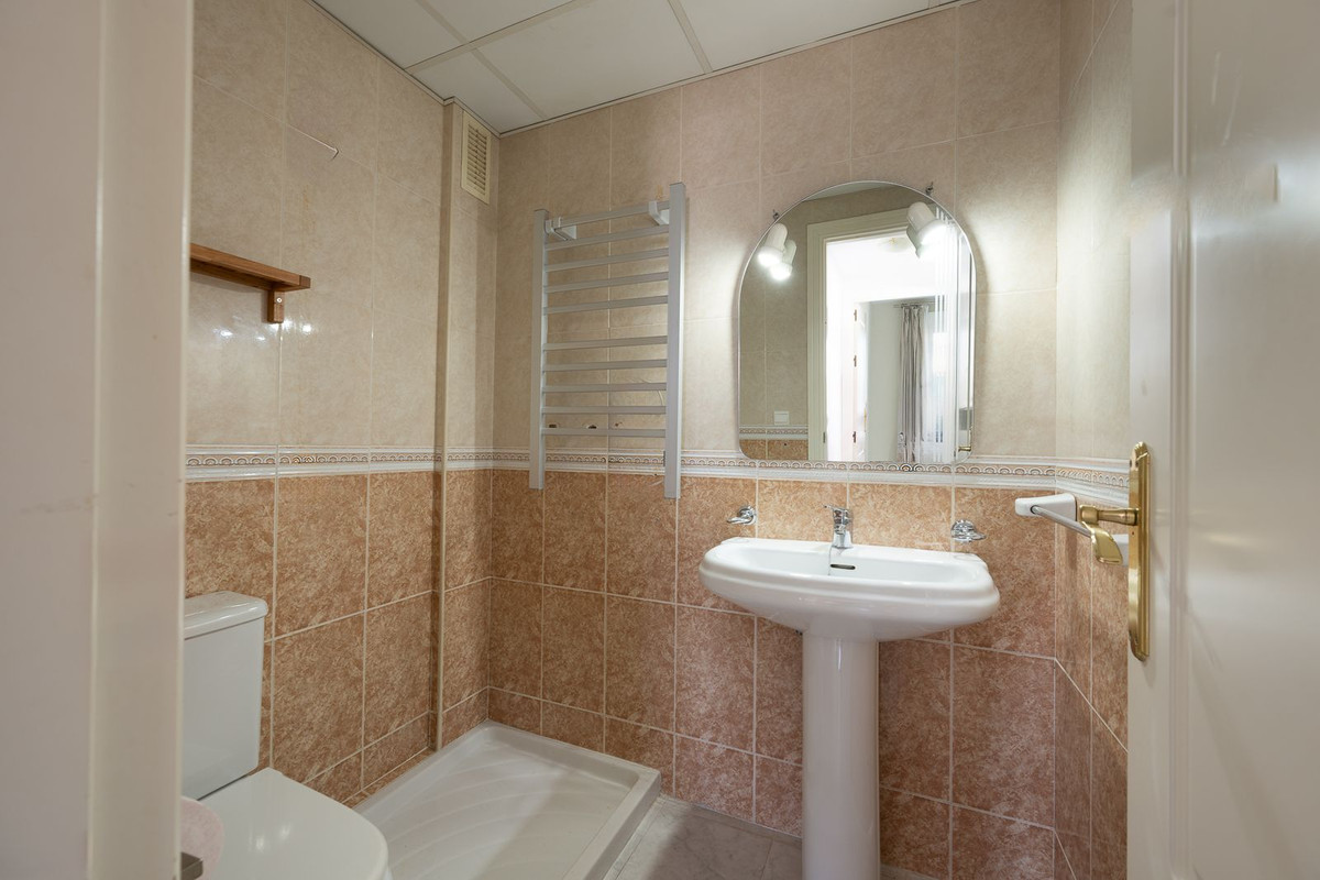 2 Bedroom Apartment for Sale in Nueva Andalucía — view 11