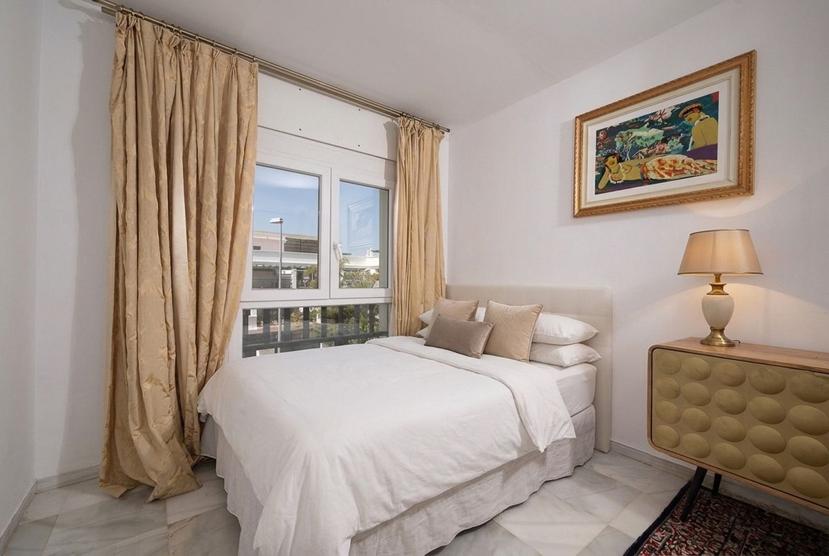 2 Bedroom Apartment for Sale in Nueva Andalucía — view 12