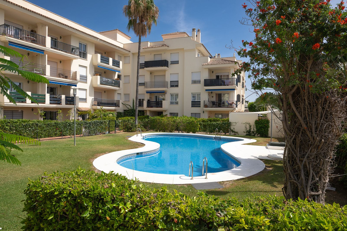 2 Bedroom Apartment for Sale in Nueva Andalucía — view 15