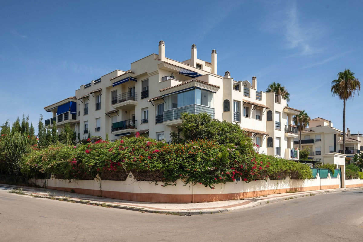 2 Bedroom Apartment for Sale in Nueva Andalucía — view 16