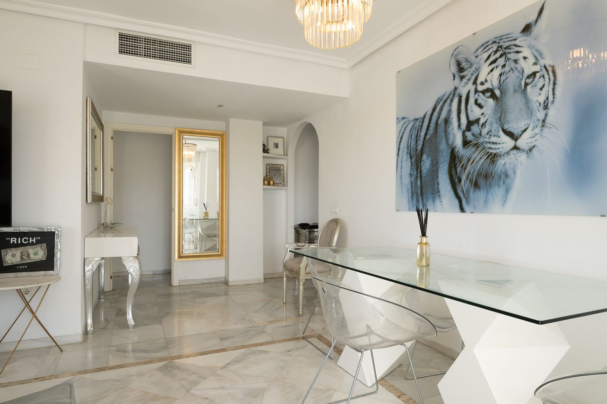 2 Bedroom Apartment for Sale in Nueva Andalucía — view 4
