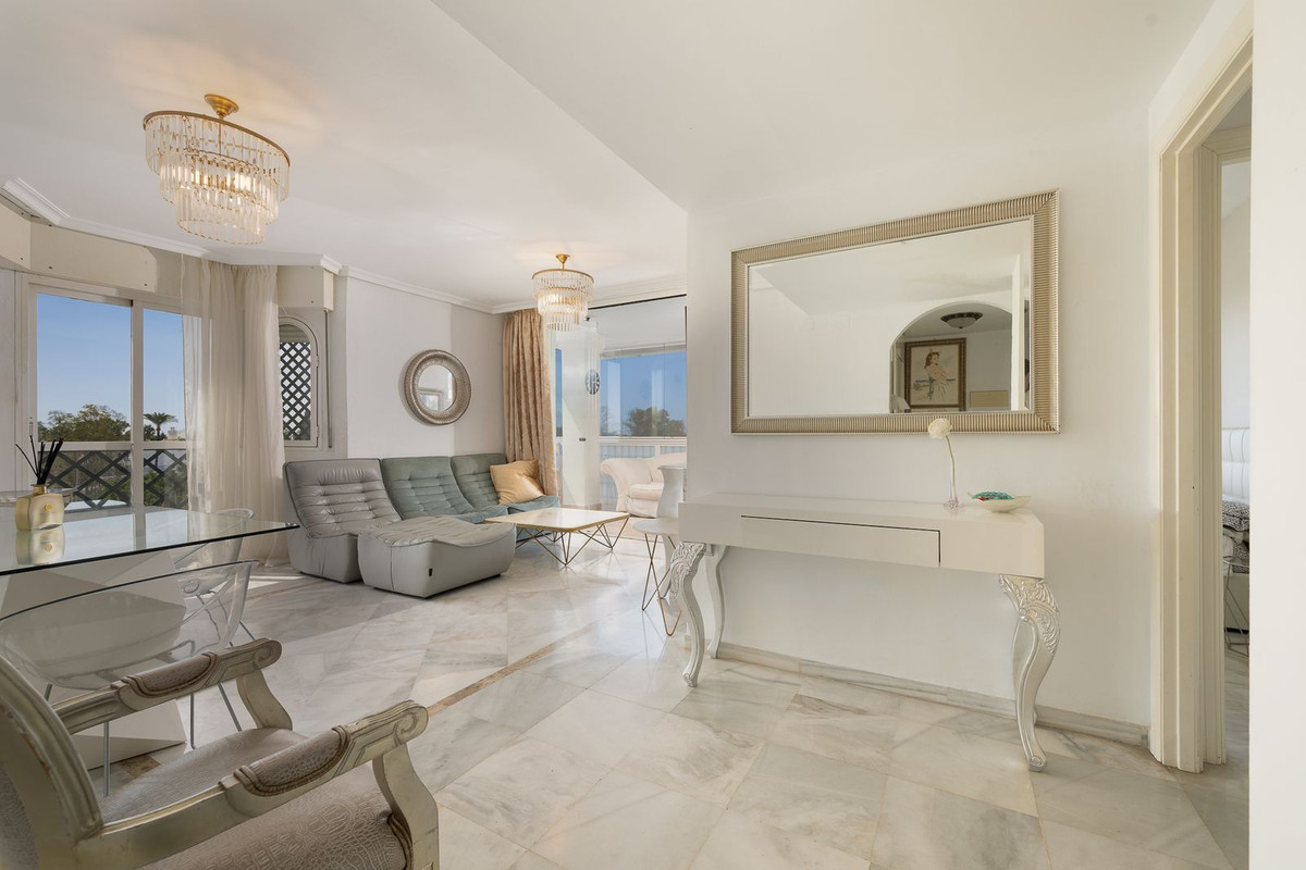 2 Bedroom Apartment for Sale in Nueva Andalucía — view 5