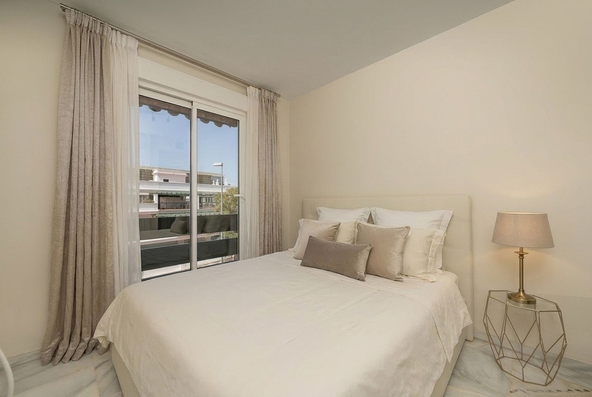 2 Bedroom Apartment for Sale in Nueva Andalucía — view 10