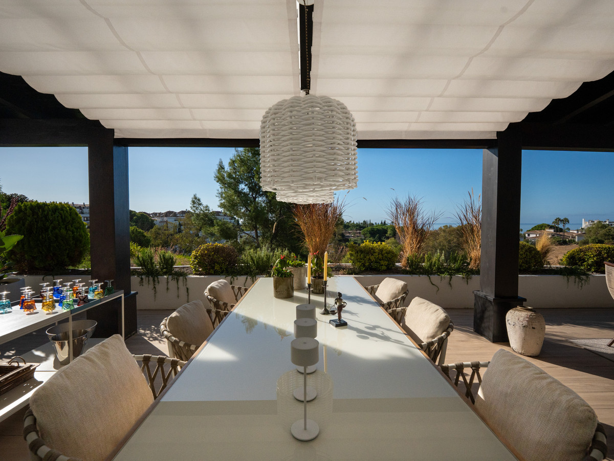 5 Bedroom Villa for Sale in The Golden Mile — view 6