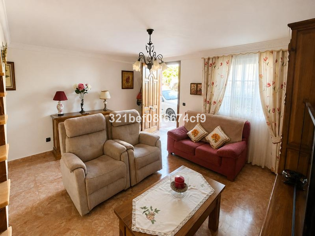 3 Bedroom Villa for Sale in Estepona