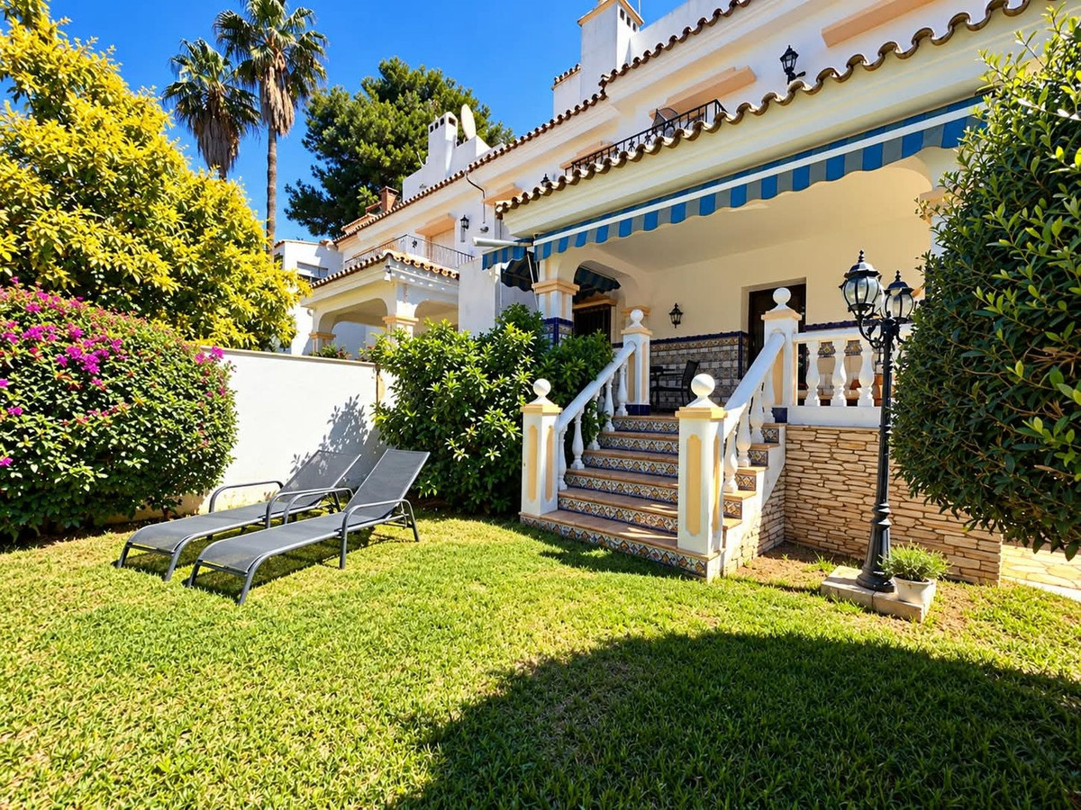 3 Bedroom Villa for Sale in Nueva Andalucía — view 2