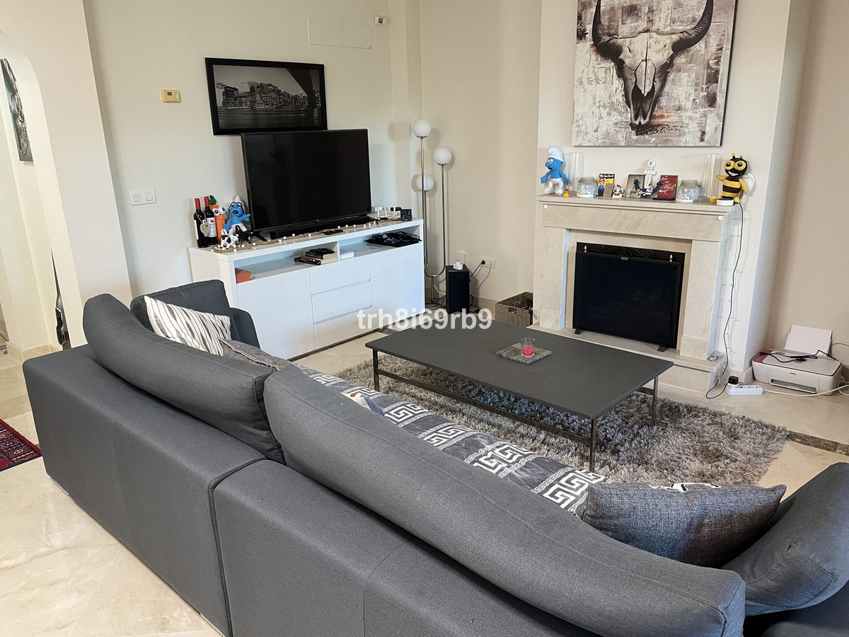 3 Bedroom Villa for Sale in Estepona — 2