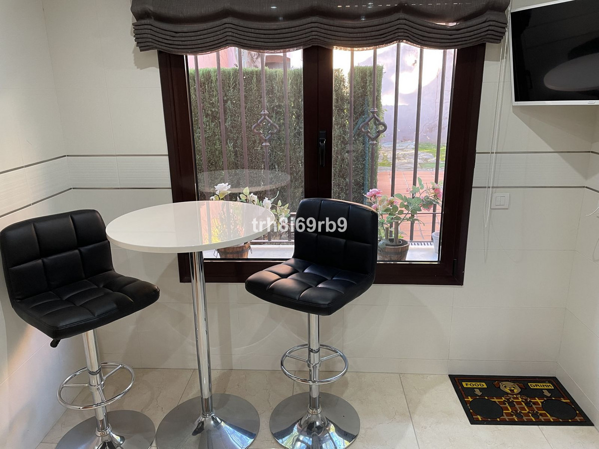 3 Bedroom Villa for Sale in Estepona — 8